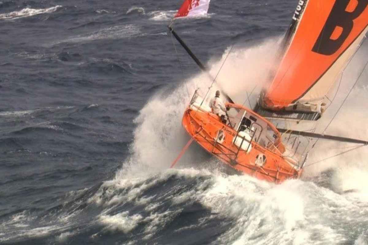 Navigare tra vita e morte: il potente romanzo Vendée Globe